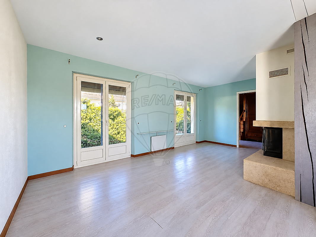Maison 6 pièces 128 m² · à Dampierre-les-Bois · 128 m² · 230 000 €